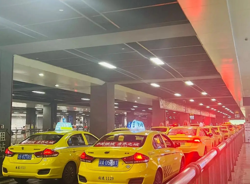 智能交通新時(shí)代：出租車巡游系統(tǒng)如何重塑城市出行體驗(yàn)_出租車巡游系統(tǒng)_出租車巡游系統(tǒng)開發(fā)_出租車系統(tǒng)開發(fā)