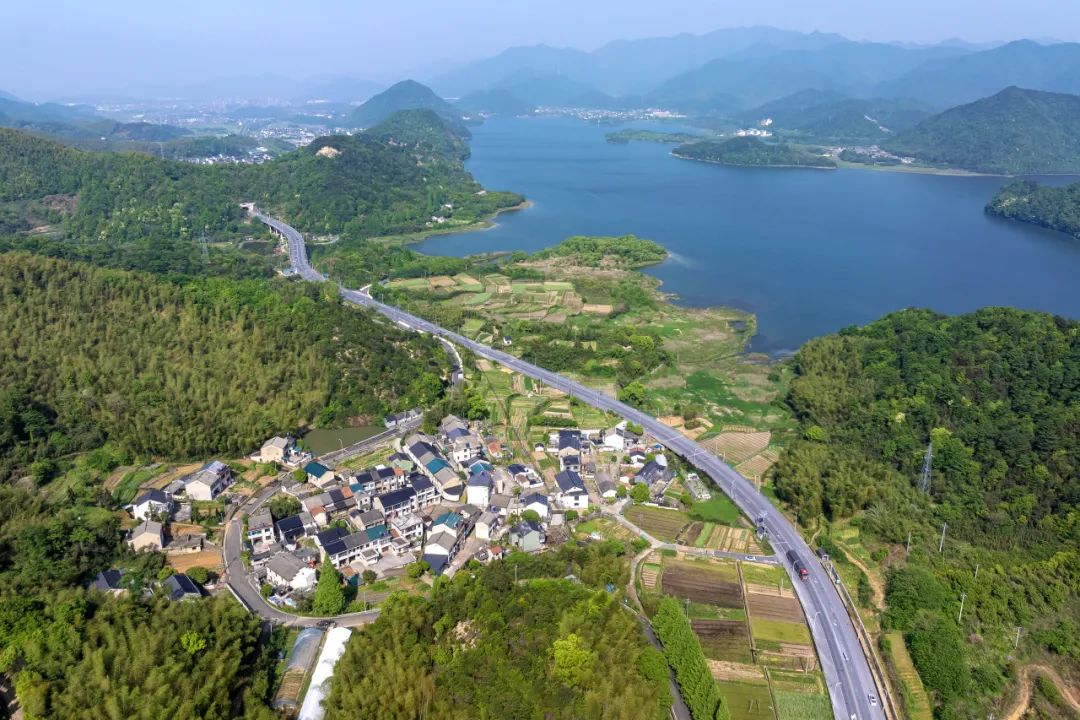 加快農(nóng)村客運(yùn)提檔升級(jí) 奮力譜寫四好農(nóng)村路“運(yùn)營好”新篇章_農(nóng)村客運(yùn)系統(tǒng)開發(fā)_農(nóng)村客運(yùn)軟件開發(fā)_農(nóng)村客運(yùn)APP開發(fā)